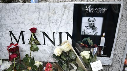 Hommage à Lola, dont le corps a été retrouvé dans une malle à Paris, le 20 octobre 2022. (STEPHANE DE SAKUTIN / AFP)