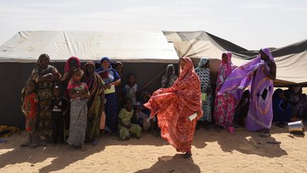 Des réfugiées maliennes dans un camp en Mauritanie. Photo d'illustration. (NICOLAS REMENE / LE PICTORIUM / MAXPPP)