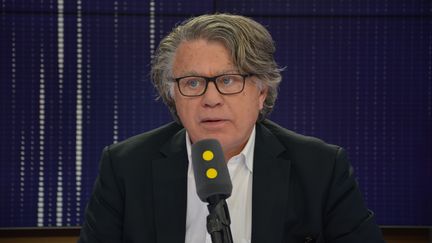 Gilbert Collard, député FN du Gard, était l'invité de franceinfo. (RADIO FRANCE / JEAN-CHRISTOPHE BOURDILLAT)