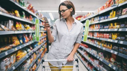 Les prix dans les rayons pour l'année qui vient, et donc, en partie, les prix de l'alimentation, sont en discussion entre grande distribution et fournisseurs. (AJA KOSKA / E+ / GETTY IMAGES)