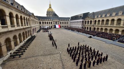 L'hommage national pour les victimes des attentats du 13 novembre 2015 aux Invalides. (STEPHANE MORTAGNE / MAXPPP)