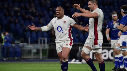 Le pilier anglais, Kyle&nbsp;Sinckler, célèbre un essai lors de la victoire anglaise à Rome, le 13 février 2022, dans le Tournoi des six nations.&nbsp; (FILIPPO MONTEFORTE / AFP)