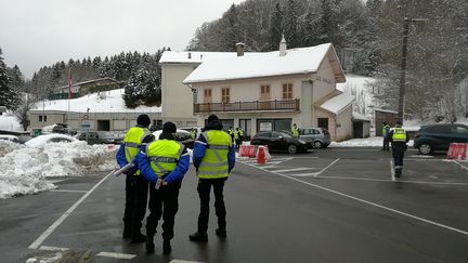 Une opération de contrôle s'est déroulée samedi 2 janvier à la frontière franco-suisse, dans le Doubs. (RACHEL SAADODDINE / RADIO FRANCE)