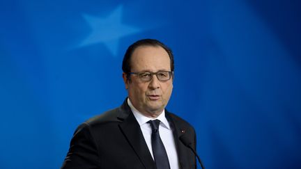 François Hollande s'exprime en marge d'un sommet européen, le 17 décembre 2015, à Bruxelles (Belgique). (ALAIN JOCARD / AFP)
