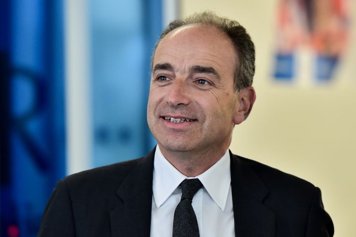 Jean-Francois Copé arrive au quartier général des Républicains, le 9 mai 2017, à Paris. (CHRISTOPHE ARCHAMBAULT / AFP)