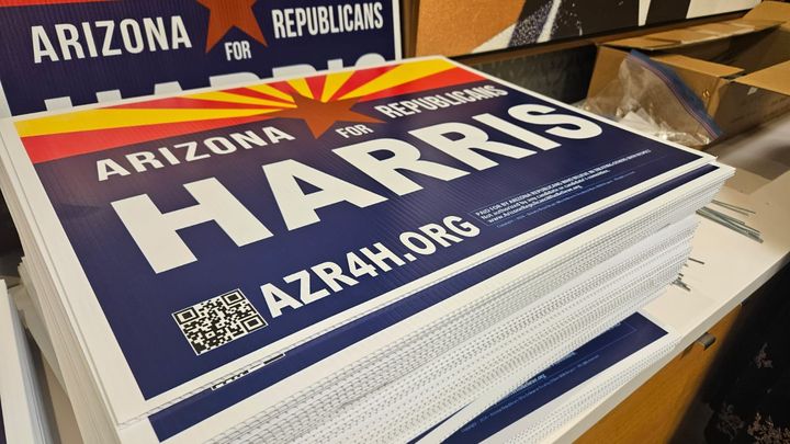 Un rassemblement de républicains soutenant la candidature de Kamala Harris à la présidentielle américaine, près de Phoenix, en Arizona, en août 2024. (SARAH MANSOURA / RADIO FRANCE)