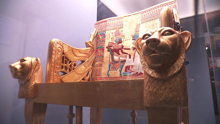 Plus de 300 objets sont présentés dans l'exposition "Egyptomania" au musée Dauphinois de Grenoble (France 3 Alpes)