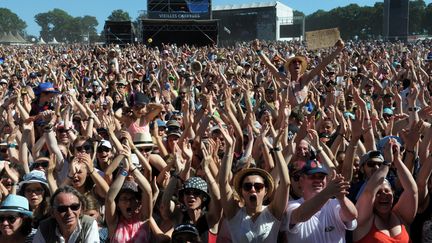 Les Vieilles Charrues, édition 2016, le concert de Louane le 17 juillet 
 (FRED TANNEAU / AFP)