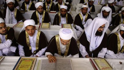 Cours à l'école islamique&nbsp;Jamia Binoria,&nbsp;à Karachi (Pakistan). (SHAHZAIB AKBER / EPA)