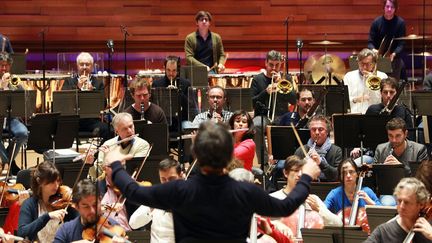 L'Orchestre philharmonique de Radio France en répétition sous la direction du Coréen Myung-Whun Chung juste avant l'inauguration du nouvel auditorium de la Maison de la Radio (14 novembre 2014)
 (Loïc Venance / AFP)