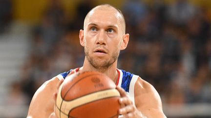 L'intérieur de l'équipe de France, Kim Tillie, à l'occasion d'un match de l'EuroBasket 2017 contre la Croatie. (JEAN-FRANCOIS MONIER / AFP)