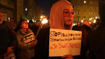 &nbsp; (Mobilisation à Bologne en Italie vendredi soir, #JesuisAhmed fait référence à Ahmed Merabet tué mercredi © Maxppp)