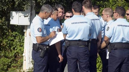 Des gendarmes sur le terrain d'une enquête criminelle (archive) (AFP/JEAN-SEBASTIEN EVRARD)