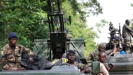 Membres des forces pro-Ouattara à Duékoué (29-03-2011) (AFP PHOTO / ZOOM DOSSO)