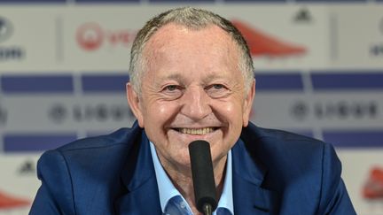 Le président de l'Olympique lyonnais, Jean-Michel Aulas, lors d'une conférence de presse, au Groupama Stadium, à Décines-Charpieu (Rhône), le 3 juillet 2019.&nbsp; (PHILIPPE DESMAZES / AFP)