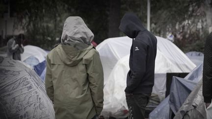 Législatives anticipées : quelles propositions pour l'immigration selon les partis ? (France 2)