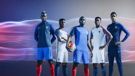 &nbsp; (Les nouveaux maillots de l'équipe de France de football  © Capture d'écran compte Twitter @equipedefrance)