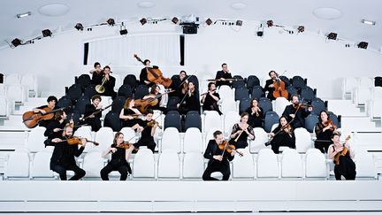 Depuis janvier 2015,  Julien Chauvin dirige son orchestre Le Concert de la Loge. (FRANCK JUERY)