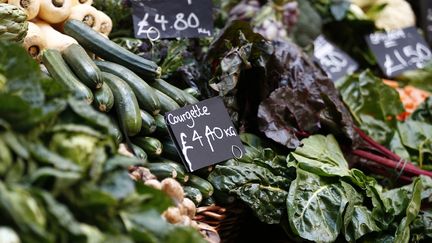 Un étal de légumes dans un marché de Londres (Angleterre), vendredi 3 février 2017.&nbsp; (PETER NICHOLLS / REUTERS)