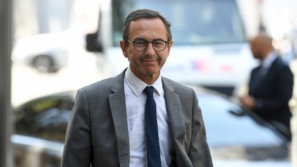 Bruno&nbsp;Retailleau se rend à une réunion des Républicains à Paris, le 20 juillet 2021. (ALAIN JOCARD / AFP)