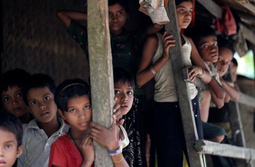 Enfants rohingyas dans l'Etat du Rakhine (nord de la Birmanie) le 27 octobre 2016