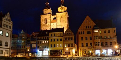 L'église Sainte-Marie à Wittemberg, à côté de la place du Marché,le 28 octobre 2013. C'est dans cette ville que Luther a publié en 1517 ses «Quatre-vingt-quinze thèses», à l'origine de la Réforme. (AFP - Hendrik Schmidt)