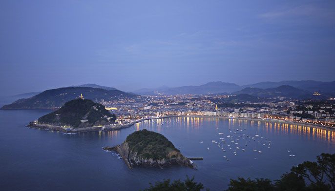 &nbsp; (panorama depuis le mont igeldo © sansebastianturismo.com)