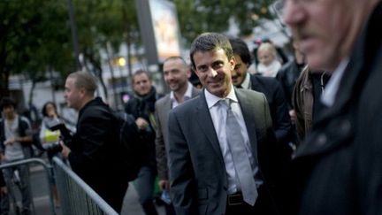 Manuel Valls lors de son arrivée au dernier débat (5 octobre) (FRED DUFOUR / AFP)