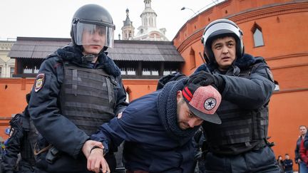 Plusieurs centaines de manifestants ont été arrêtés à Moscou, le 26 mars 2017.&nbsp; (? MAXIM SHEMETOV / REUTERS / X90156)