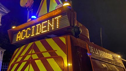 Un véhicule des pompiers de la Dordogne sur un accident de la route à Périgueux (Dordogne). (MARC BERTRAND / RADIO FRANCE)