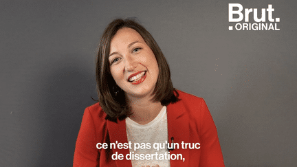 Marie Robert est professeure de philosophie et veut rendre la discipline plus accessible. Son but ? Démontrer que la philosophie n’est pas “qu’un truc de dissertation“ mais un outil utile dans des situations du quotidien, même les plus saugrenues.