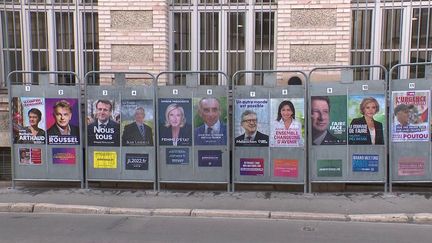 Présidentielle 2022 : les candidats jettent leurs dernières forces dans la campagne à trois jours du premier tour&nbsp; (FRANCE 2)