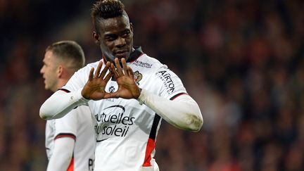 Mario Balotelli, l'attaquant italien de l'OGC Nice.  (DENIS CHARLET / AFP)