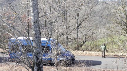 Recherches autour de la maison de l'antiquaire retrouv&eacute; mort chez lui &agrave; Espalion (Aveyron), le 4 f&eacute;vrier 2013.&nbsp; (MAXPPP)