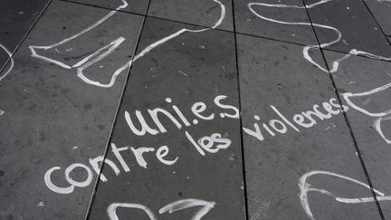 Un&nbsp;rassemblement 'die-in' organisé Place de la République à l'appel du mouvement #NousToutes contre les violences sexuelles, le 29 septembre 2018 à Paris.&nbsp; (DENIS MEYER / HANS LUCAS)