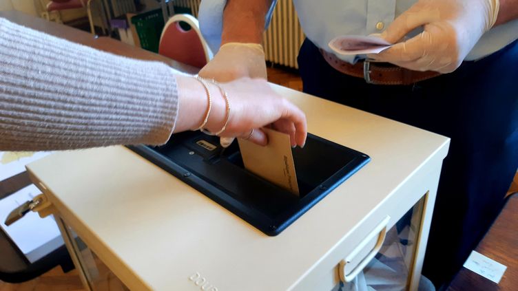 Elections Regionales Et Departementales Les Republicains Se Prononcent Pour Le Maintien Du Calendrier Electoral