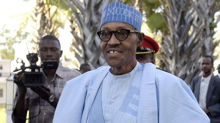 Le président du Nigeria Muhammadu Buhari lors d’une visite en Gambie le 13 décembre 2016. (Photo AFP/Sellou)