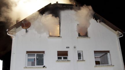 &nbsp; (Incendie de maison à Conflans-en-Jarnisy, le 1er avril 2014. © Maxppp)