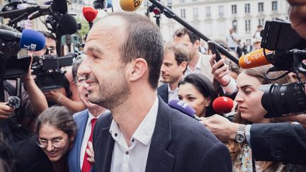 Le député Manuel Bompard, coordinateur de la France insoumise, arrive à l'Assemblée nationale, à Paris, le 9 juillet 2024. (BASTIEN ANDRE / HANS LUCAS / AFP)