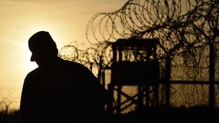 Un militaire à la prison de Guantanamo, le 9 avril 2014. (MLADEN ANTONOV / AFP)