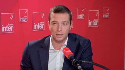 Jordan Bardella, président par intérim du Rassemblement national, était invité de France Inter, le 29 septembre 2022.&nbsp; (FRANCEINTER / RADIOFRANCE)