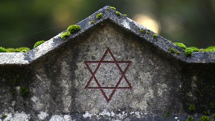 A grave in a Jewish cemetery in Dortmund, Germany, November 9, 2023 (illustrative photo).  (INA FASSBENDER / AFP)