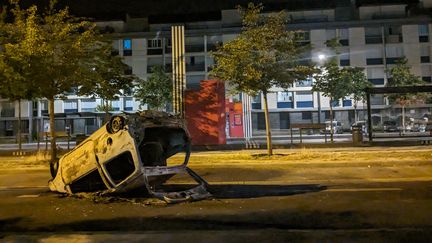 Après la mort de Nahel, des scènes de dévastation un peu partout en France. Ici, dans la nuit du 28 au 29 juin, à Tours. (ROMAIN DEZEQUE / RADIO FRANCE)