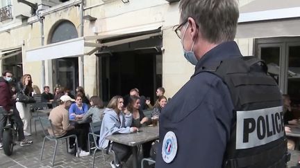 Réouverture des terrasses : une liberté sous surveillance à Tours