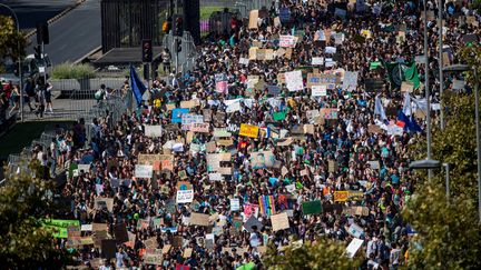 Chili : la grève pour le climat à Santiago, le 15 mars 2019.&nbsp; (MARTIN BERNETTI / AFP)