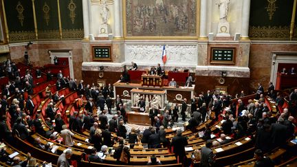 Les d&eacute;put&eacute;s quittent l'h&eacute;micycle apr&egrave;s le vote du budget 2014 de la S&eacute;curit&eacute; sociale, le 29 octobre 2013 &agrave; Paris.&nbsp; (PIERRE ANDRIEU / AFP)