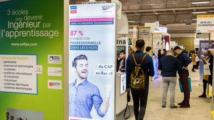 Photo d'illustration prise à l'occasion du 25e Salon de l'apprentissage et de l'alternance à Paris, le 2 février 2018. (AURELIEN MORISSARD / MAXPPP)