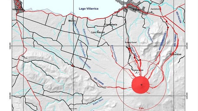 Le volcan Villarica est class&eacute; en alerte orange, mercredi 18 mars 2015. (SERNAGEOMIN)