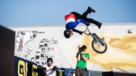 Anthony Jeanjean en action durant la finale des championnats d'Europe de BMX Freestyle 2019 à Cadenazzo, en Suisse. (SAMUEL GOLAY / KEYSTONE)