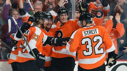 La joie des Philadelphia Flyers (DREW HALLOWELL / GETTY IMAGES NORTH AMERICA)